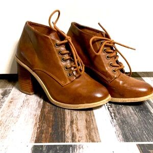 Forever 21 Lace-Up Chunky Heel Ankle Boots 5.5